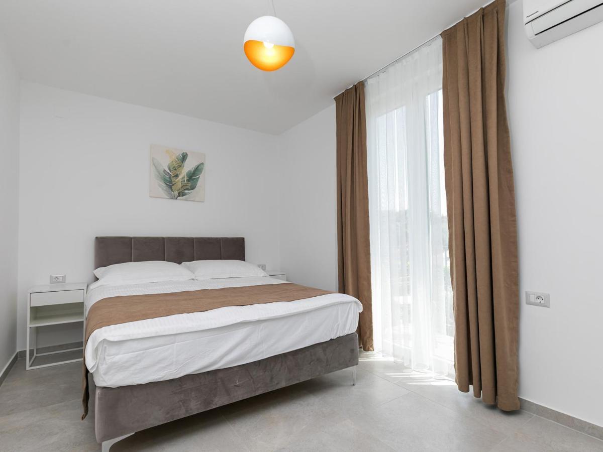 Nadija Apartmani ポレッチ エクステリア 写真