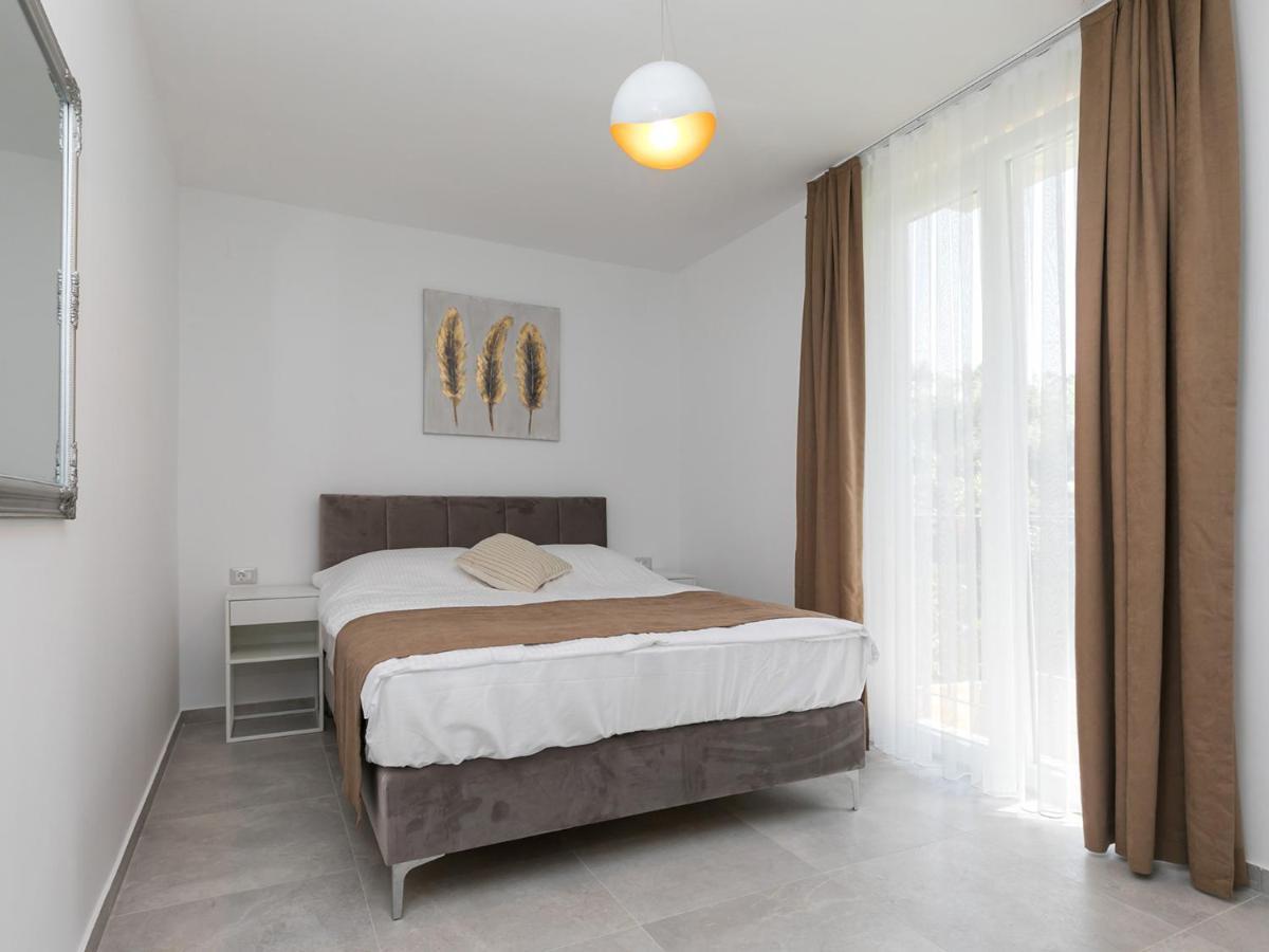 Nadija Apartmani ポレッチ エクステリア 写真
